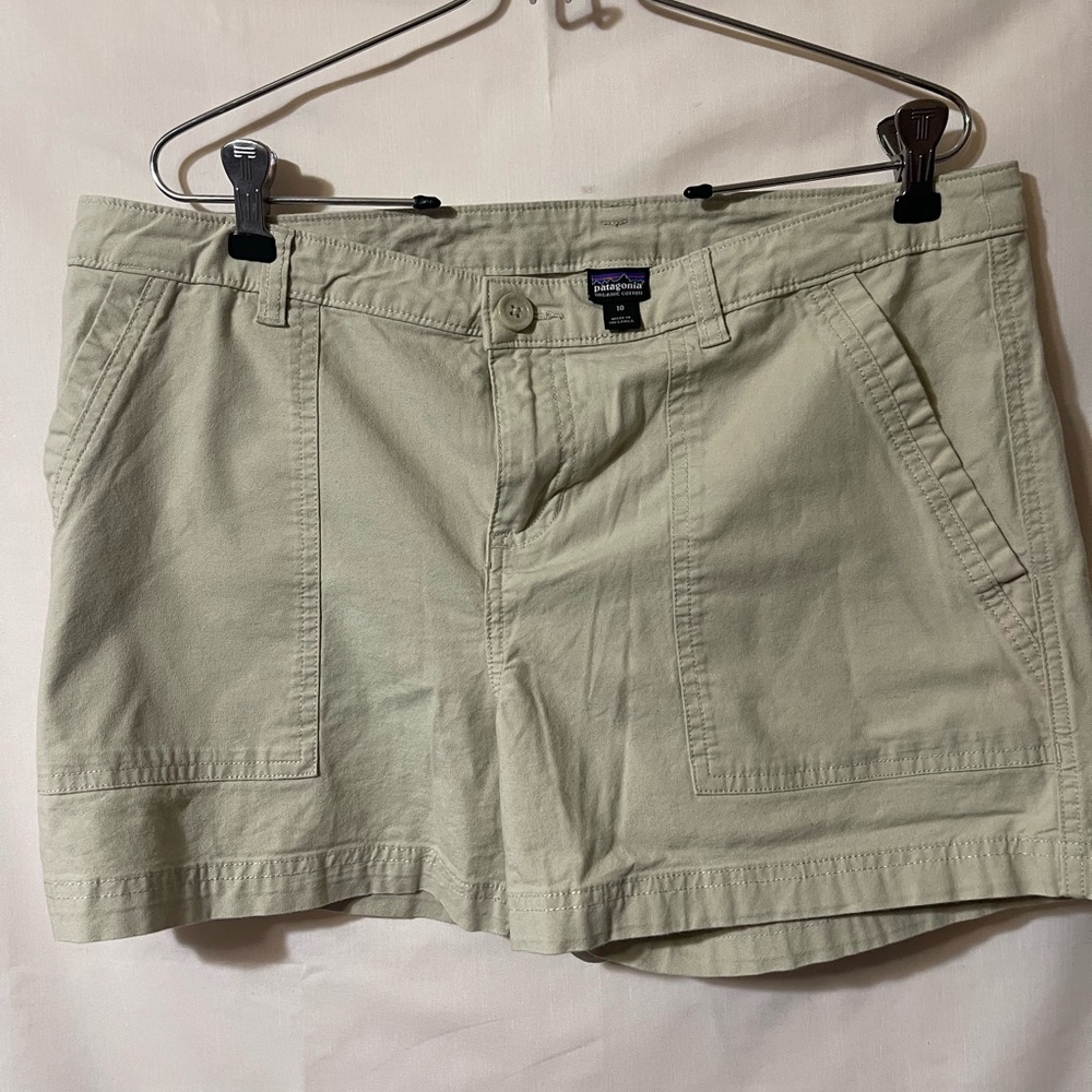 Patagonia Tan Cargo Shorts with Classic Design
